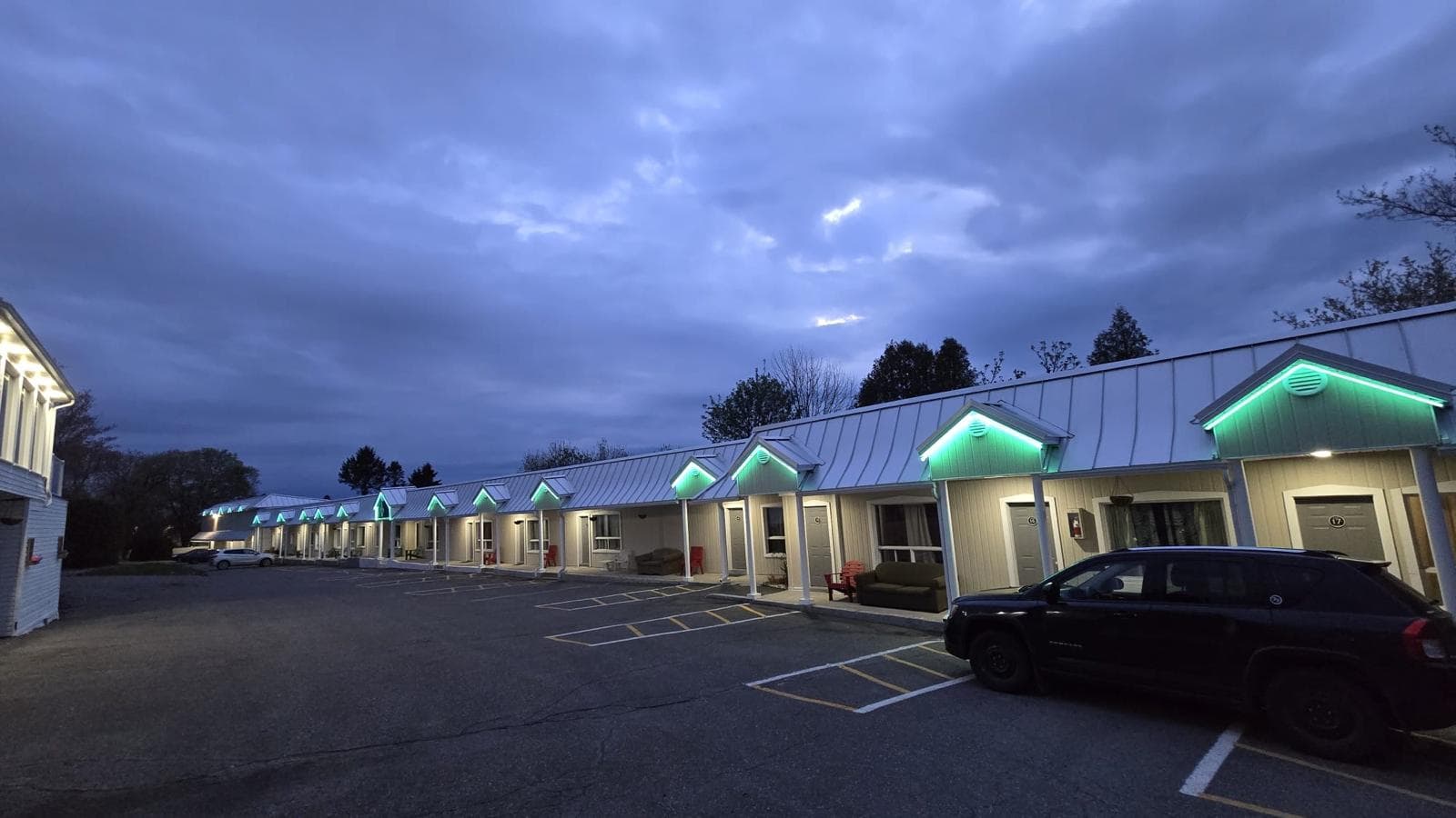 Motel Rooms Exterior